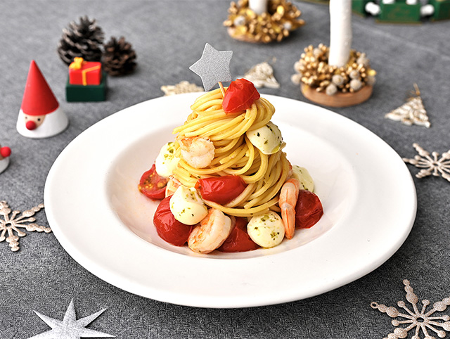バジル香るモッツァレラのえびとトマトのパスタ～クリスマスver～