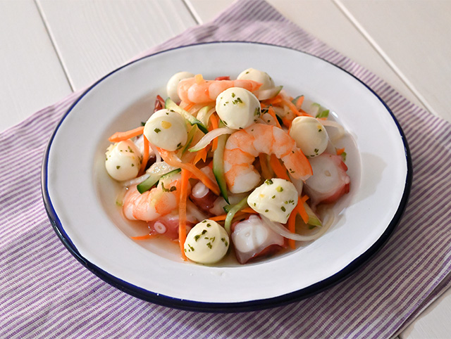 レモンハーブ香るシーフードマリネ